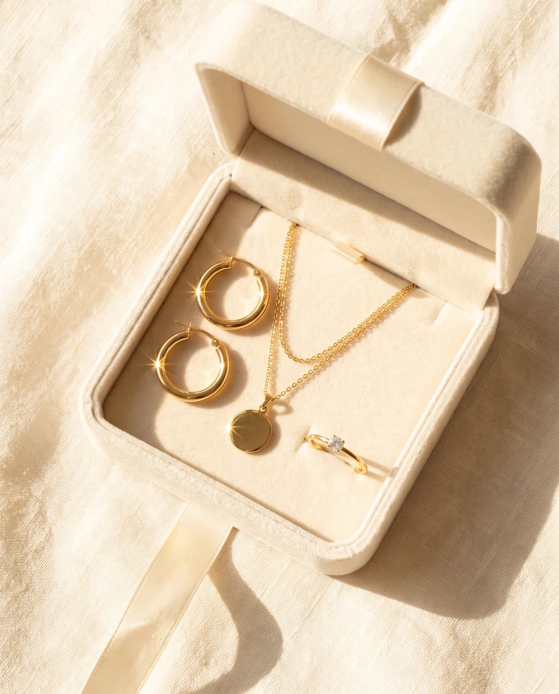 The Gold-Look Set